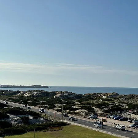 87 - Beachfront Duplex 페렐
